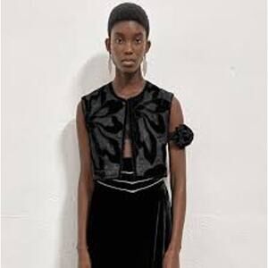 Zara Embroidered Velvet Floral Open Front Waistcoat Vest Black Women's Medium